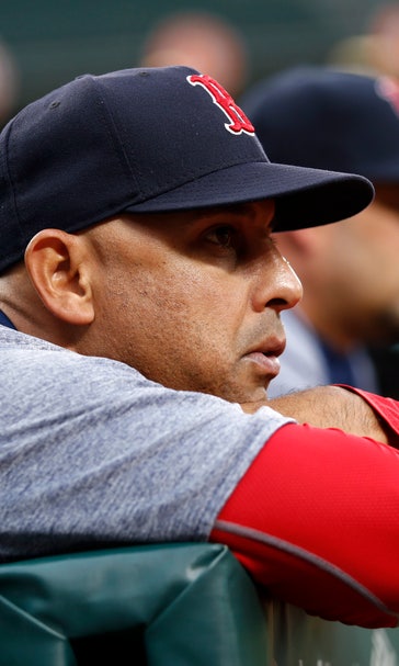 Cora gets new deal from Red Sox through 2021 season